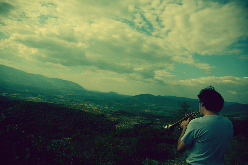 Medea Electronique: Ταξιδεύοντας και αυτοσχεδιάζοντας με οδηγό τη μουσική